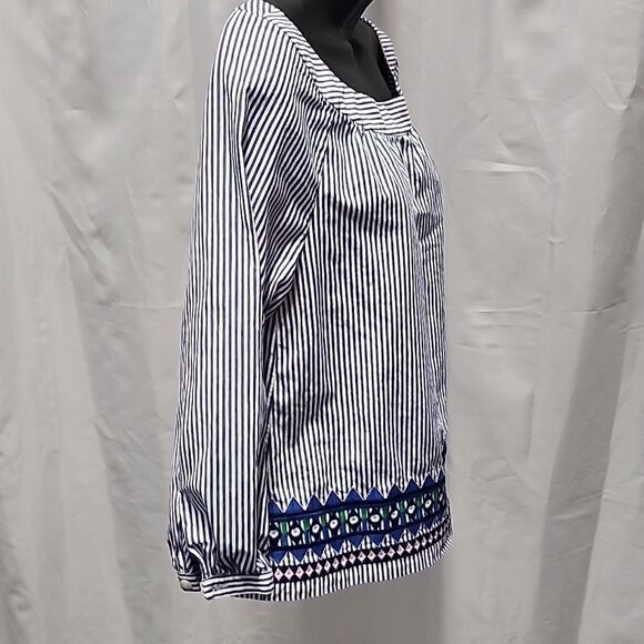 Vineyard Vines Geo Prep Embroidered Open Neck Top in Marlin size XXS - Picture 4 of 7